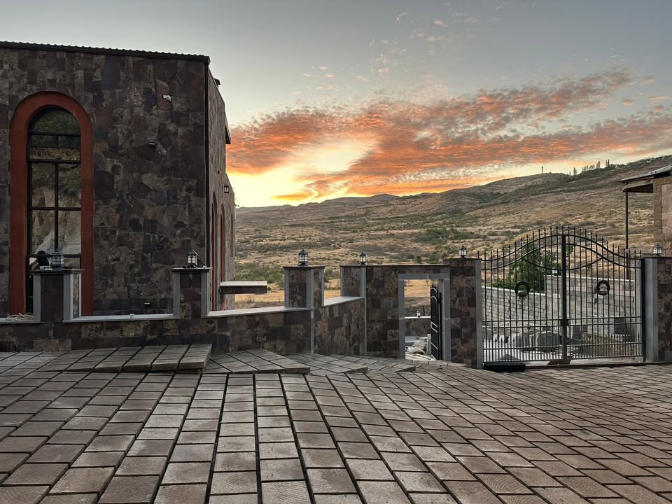 Chateau Byurakan Hotel