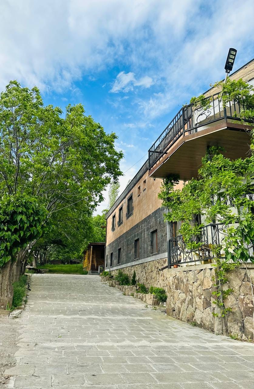 Old Byurakan Guesthouse